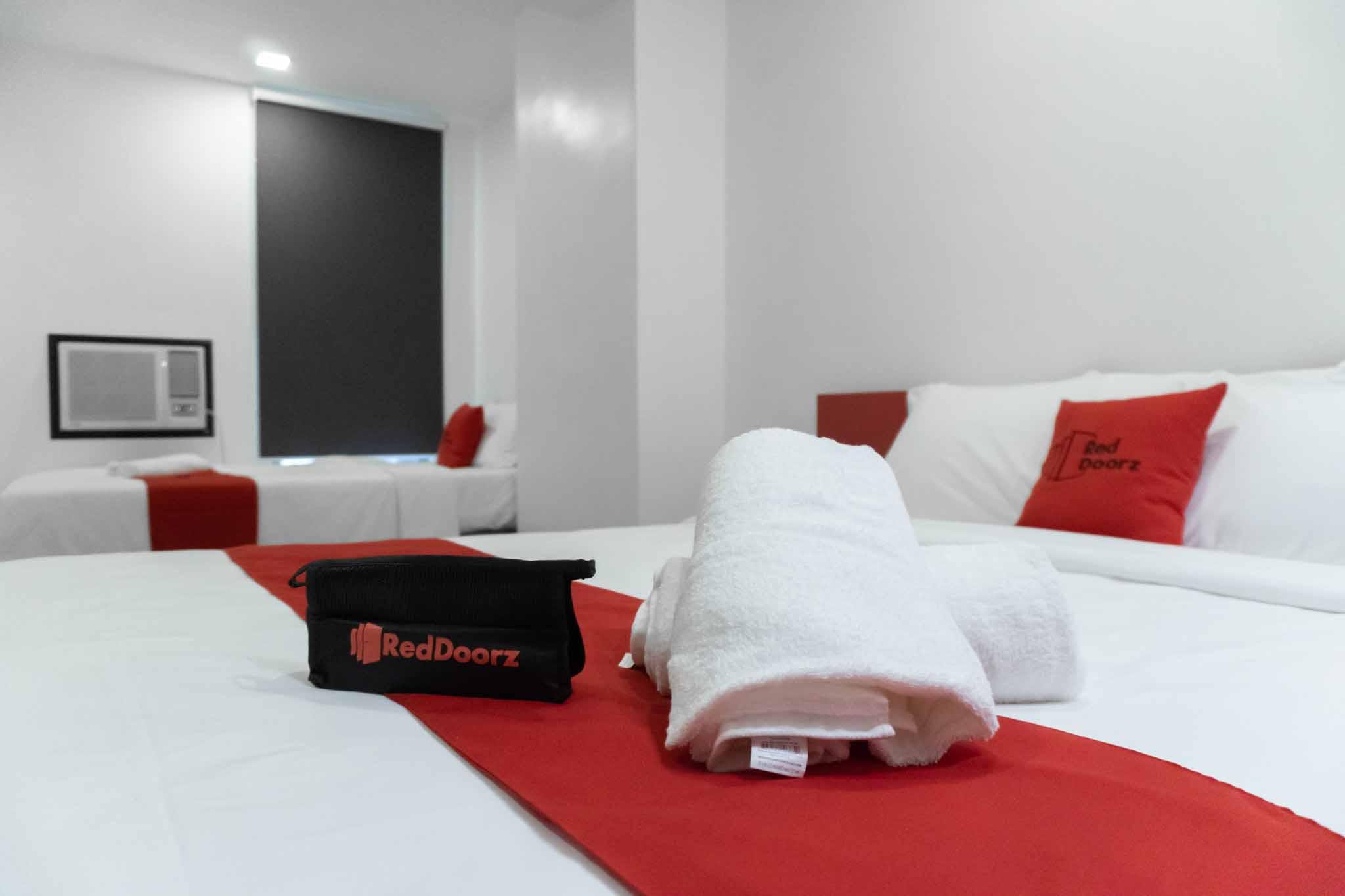 Reddoorz Plus At Mm Hotel Las Pinas Former Reddoorz Plus Near Bamboo Organ Dış mekan fotoğraf