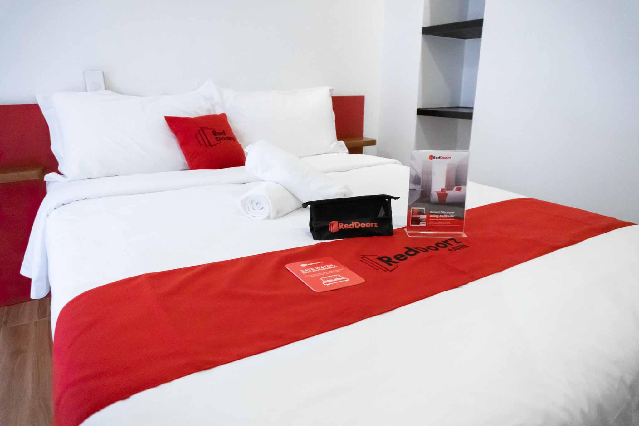 Reddoorz Plus At Mm Hotel Las Pinas Former Reddoorz Plus Near Bamboo Organ Dış mekan fotoğraf