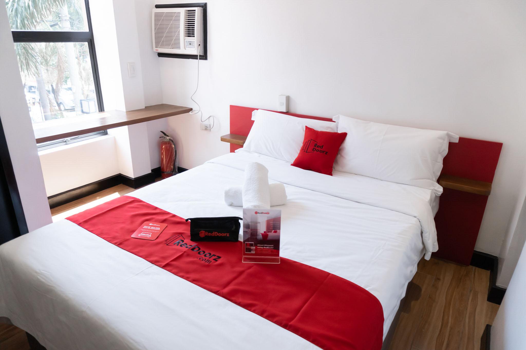 Reddoorz Plus At Mm Hotel Las Pinas Former Reddoorz Plus Near Bamboo Organ Dış mekan fotoğraf