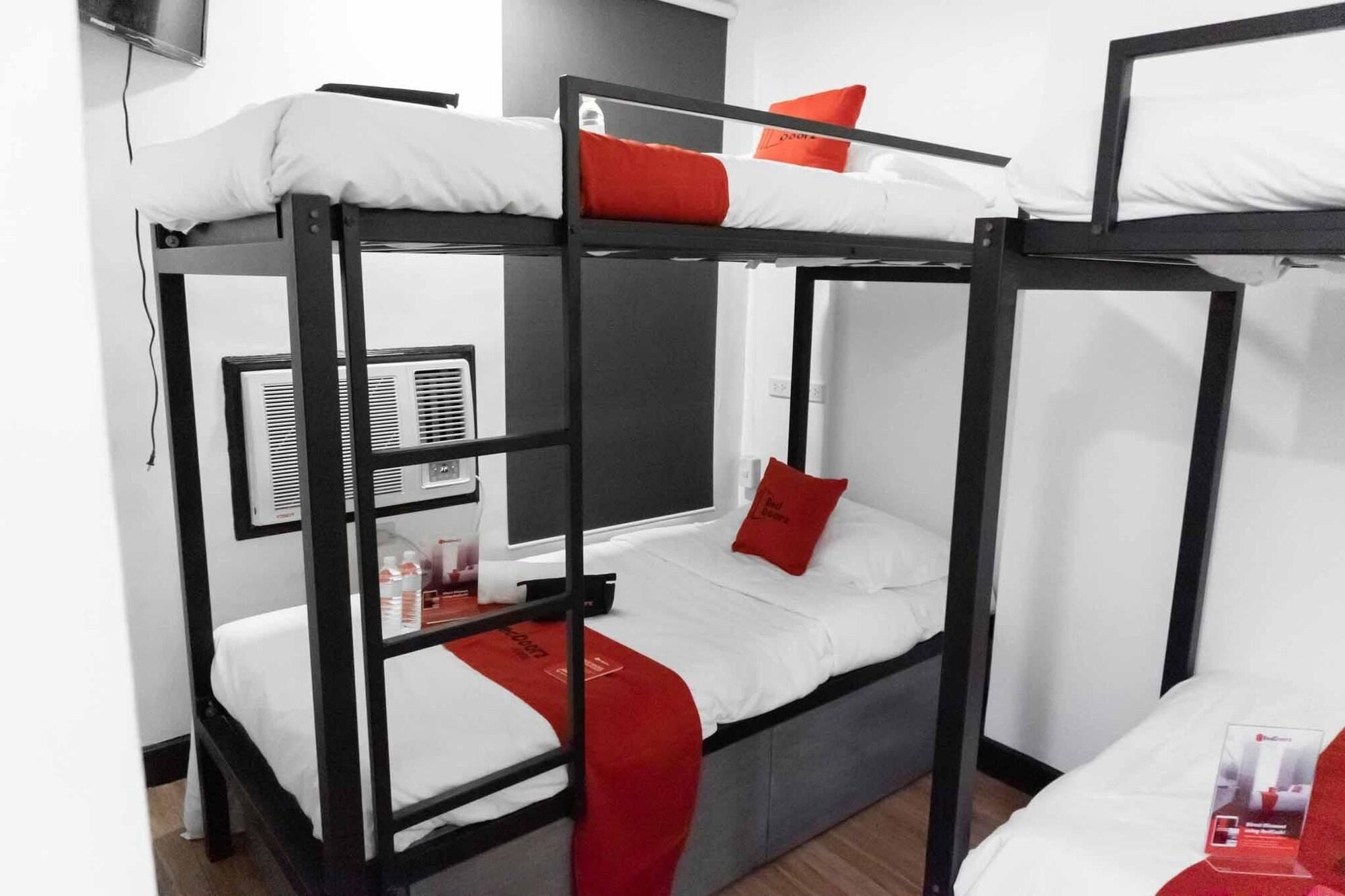 Reddoorz Plus At Mm Hotel Las Pinas Former Reddoorz Plus Near Bamboo Organ Dış mekan fotoğraf