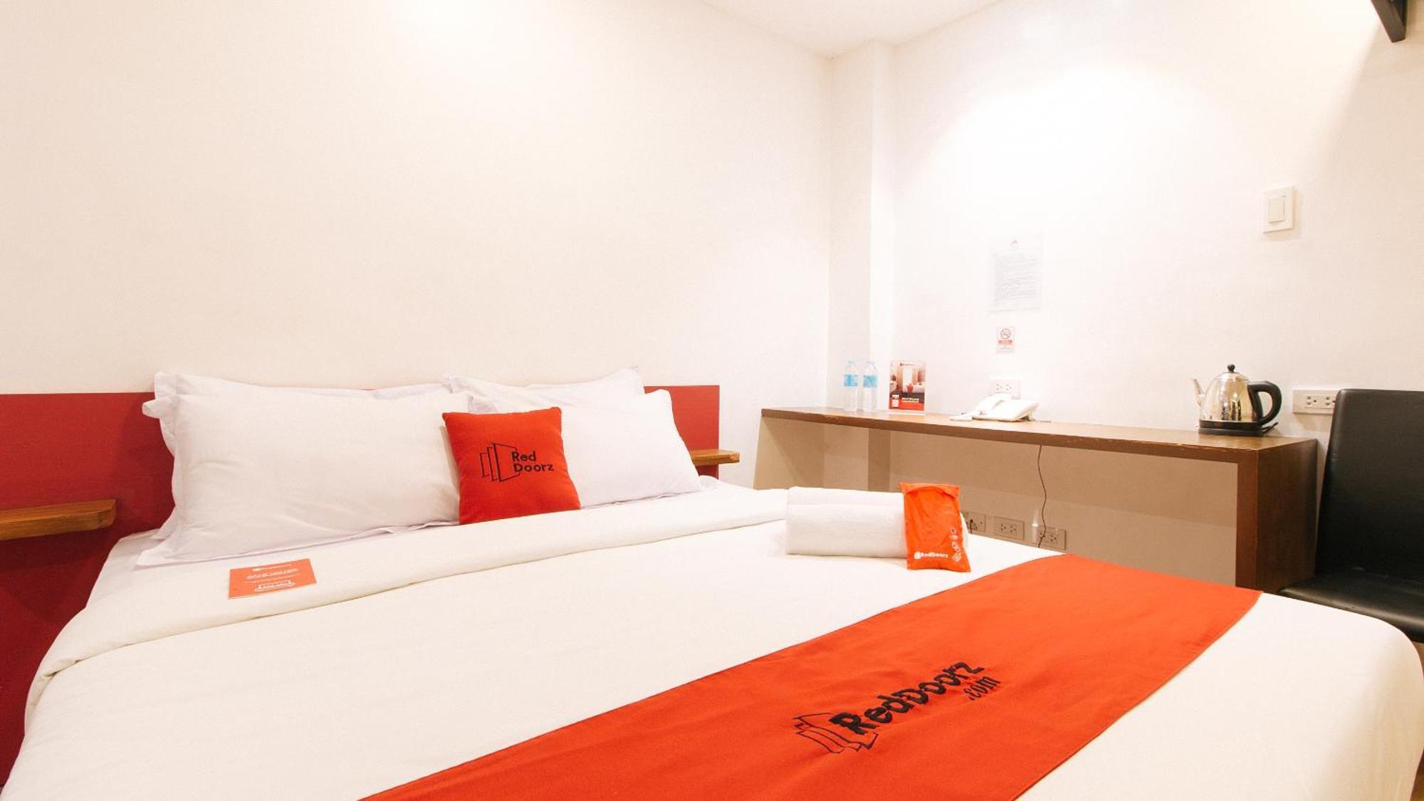 Reddoorz Plus At Mm Hotel Las Pinas Former Reddoorz Plus Near Bamboo Organ Dış mekan fotoğraf