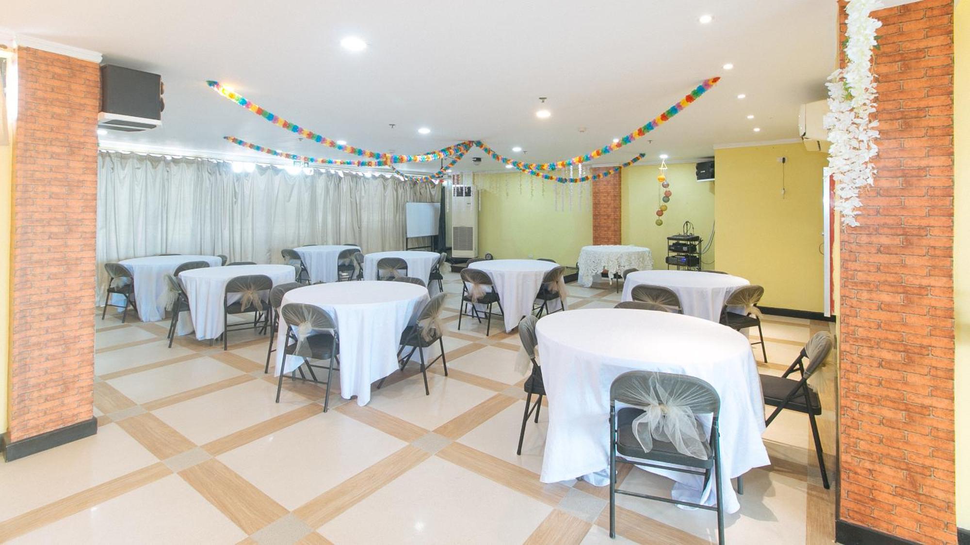 Reddoorz Plus At Mm Hotel Las Pinas Former Reddoorz Plus Near Bamboo Organ Dış mekan fotoğraf